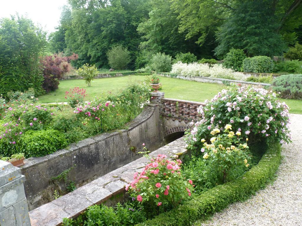 Le Clos Saint Nicolas Acomodação com café da manhã Château-Renard Exterior foto