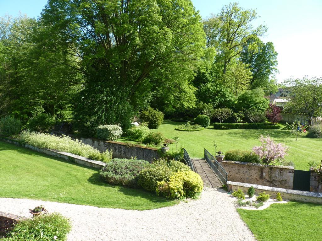 Le Clos Saint Nicolas Acomodação com café da manhã Château-Renard Exterior foto