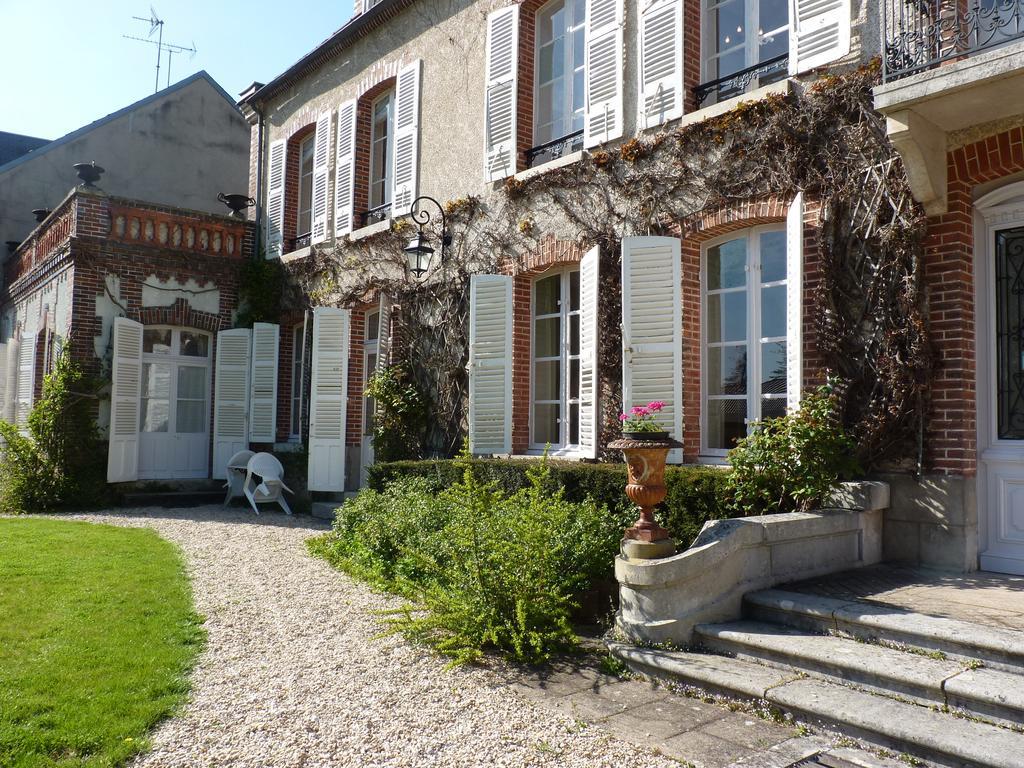 Le Clos Saint Nicolas Acomodação com café da manhã Château-Renard Exterior foto